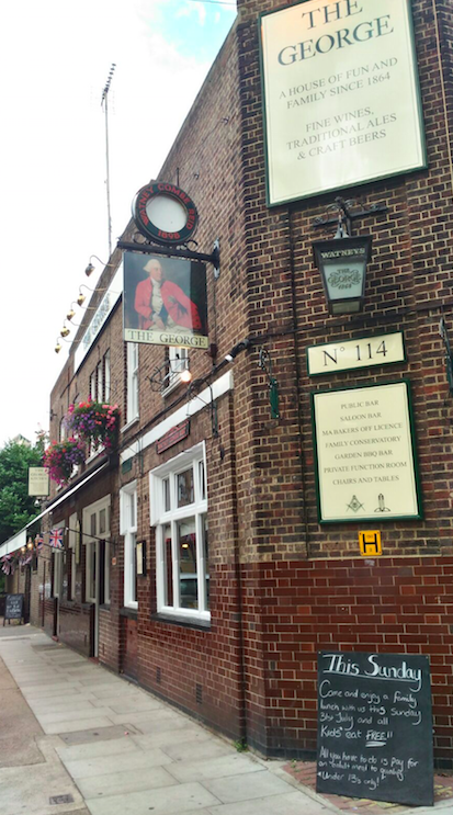 The George Pub, sigue manteniendo la denominación victoriana de “unlicensed” y Pub / Los Foodistas@