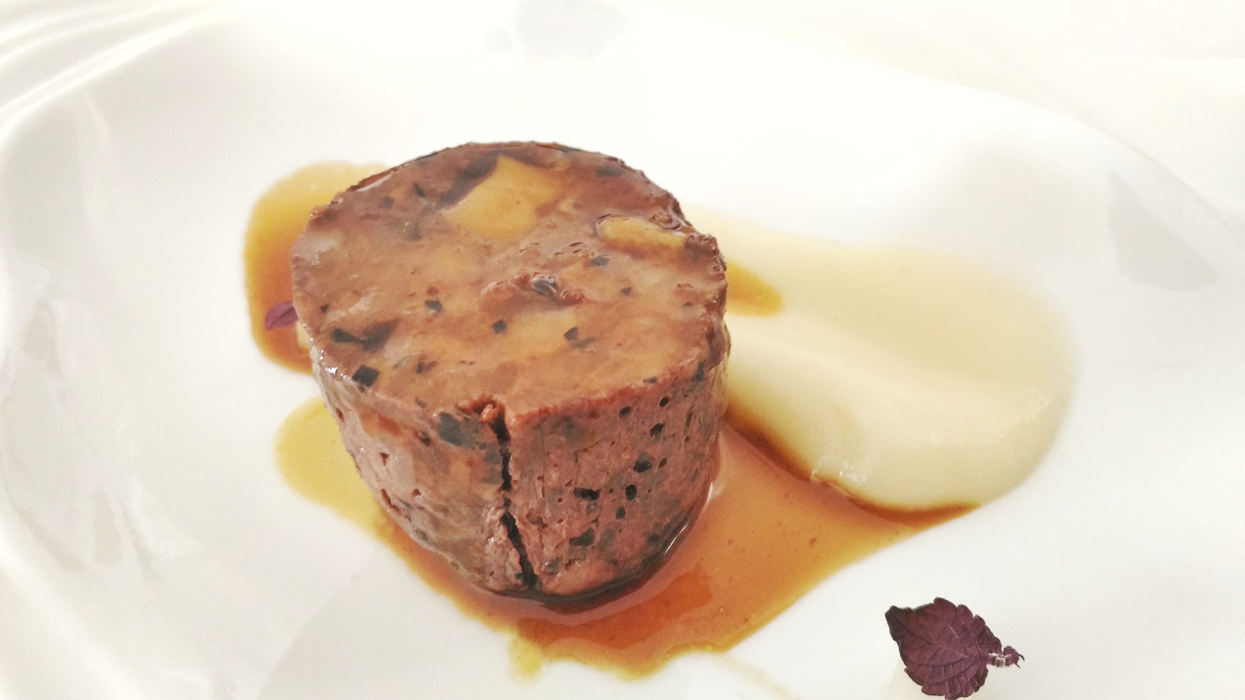 Royale de pato con foie y crema de peras, de Joan Roca /Foto: Los Foodistas