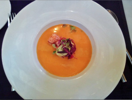 Sopa de tomate de colgar, helado de albahaca y bogavante /Marirn Berasategui / Los Foodistas
