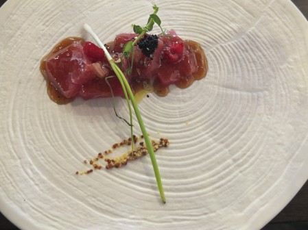 Tartar de atún con vermut rojo / Foto: Los Foodistas
