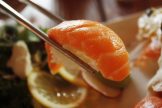 Sushi de Salmón - Los Foodistas